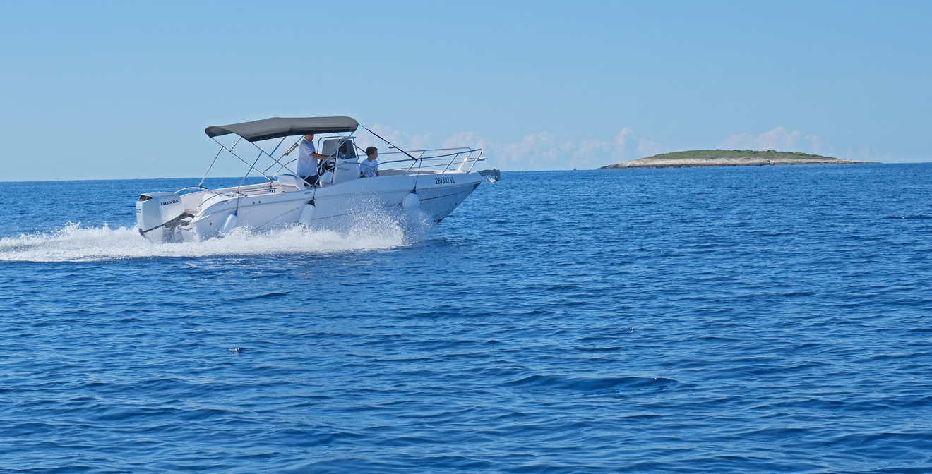 Speedboat 