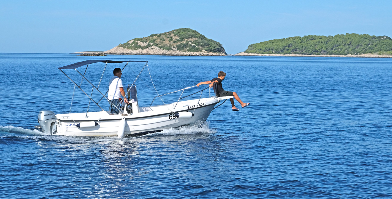 Leisureboat 